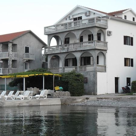 Apartments Petrovic Tivat Luaran gambar