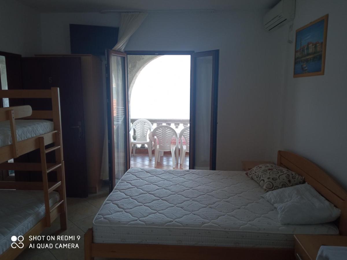 Apartments Petrovic Tivat Luaran gambar