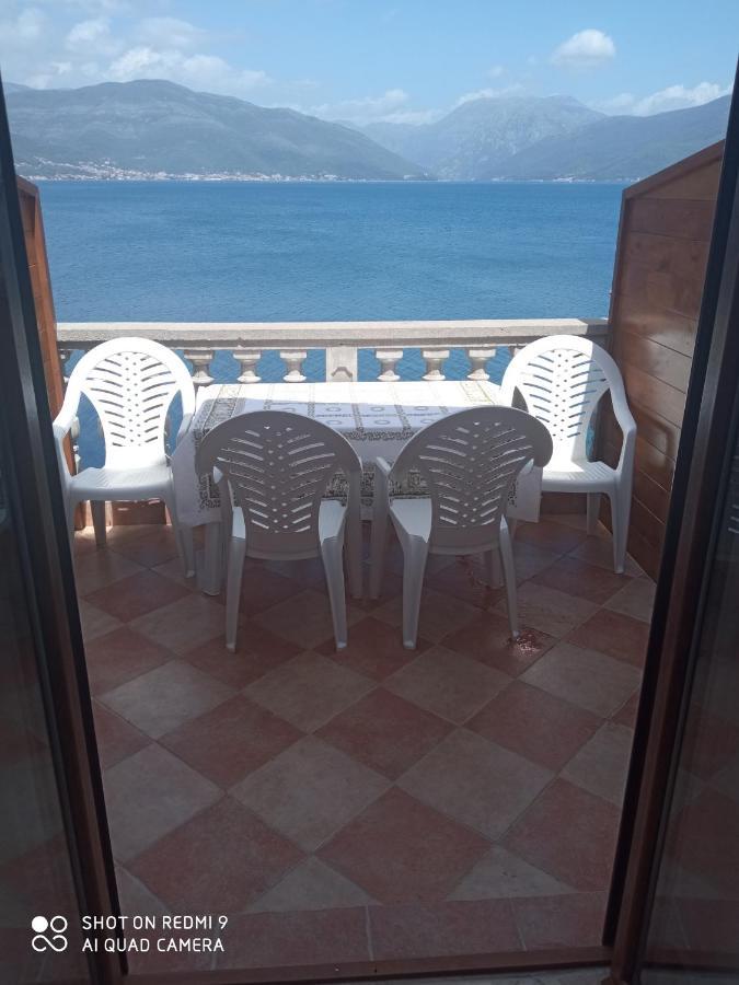 Apartments Petrovic Tivat Luaran gambar