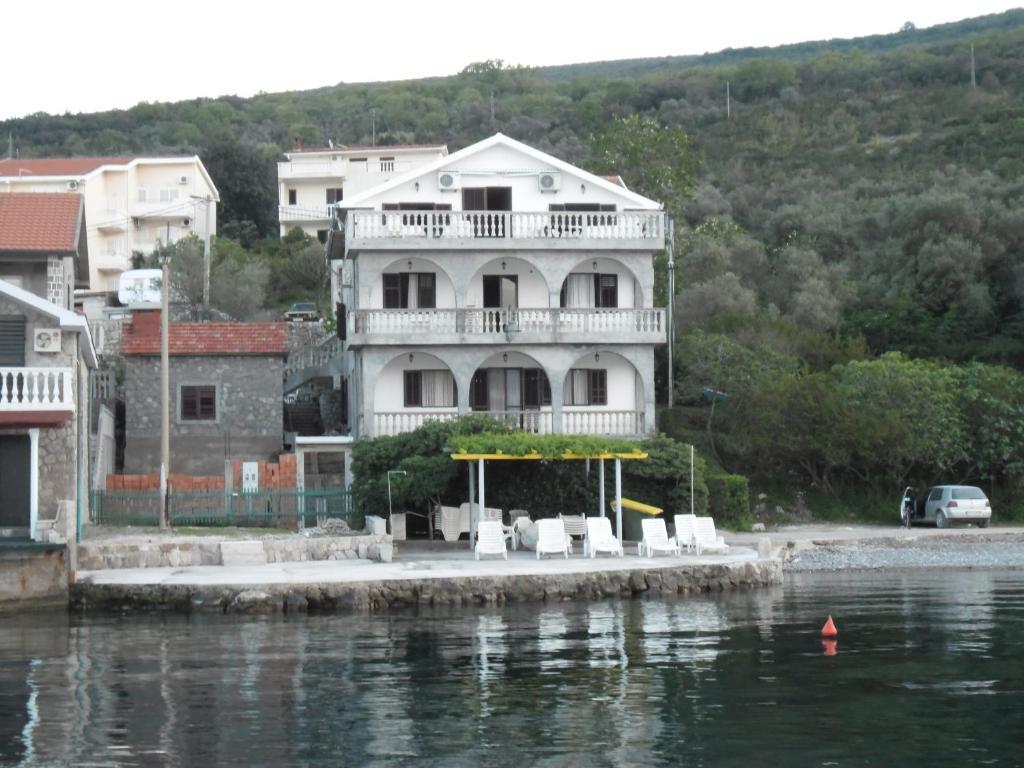 Apartments Petrovic Tivat Luaran gambar